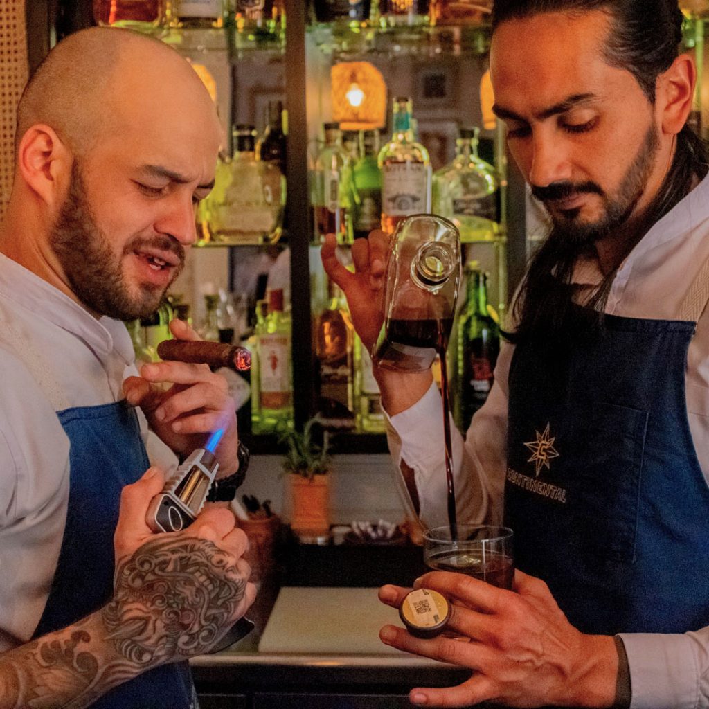 bartenders_bar-continental_bogota