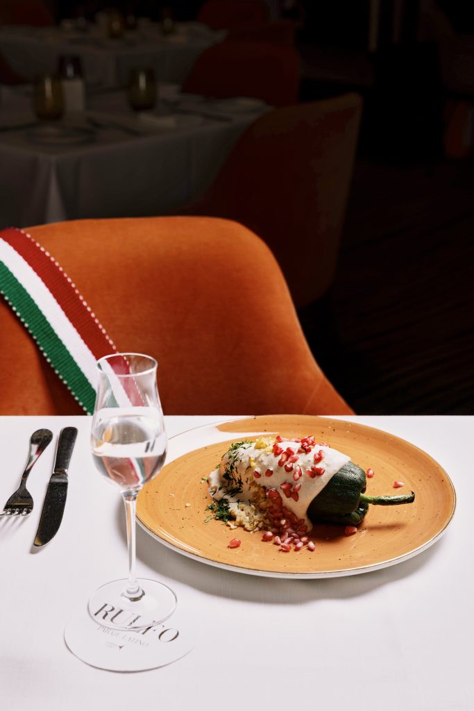 Gastronomia mexicana. Chile en nogada