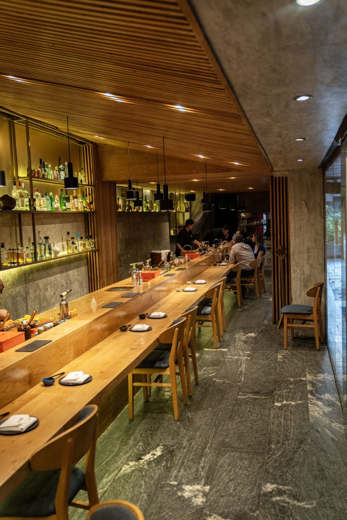 Sake cocina japonesa, barra abierta