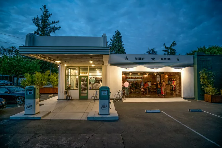 Gasolinera vino en napa Tank garage winery