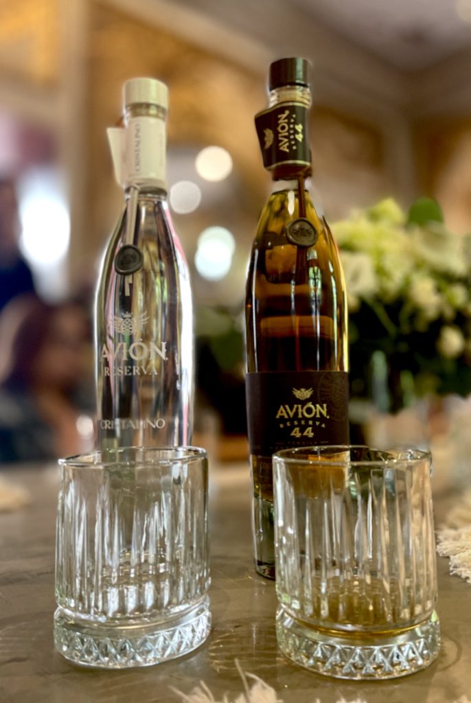 Tequila Avión cristalino y añejo 44