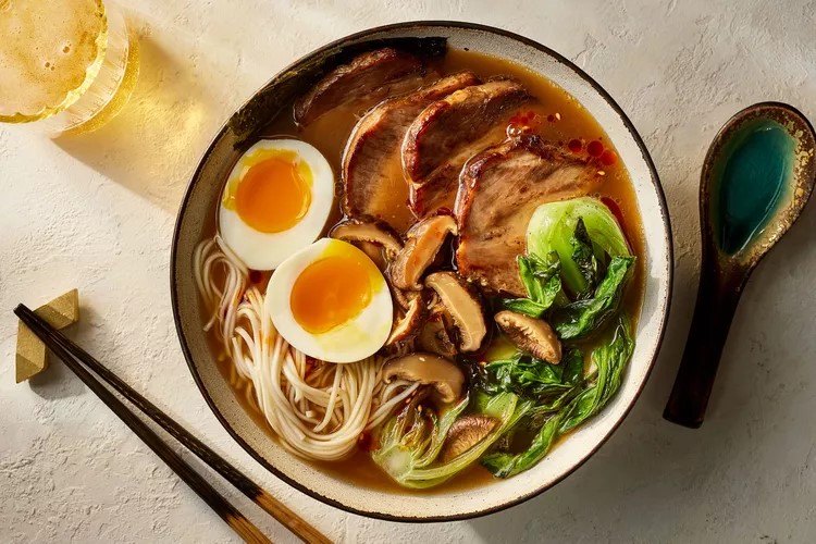 Tonkotsu ramen. soba, udon