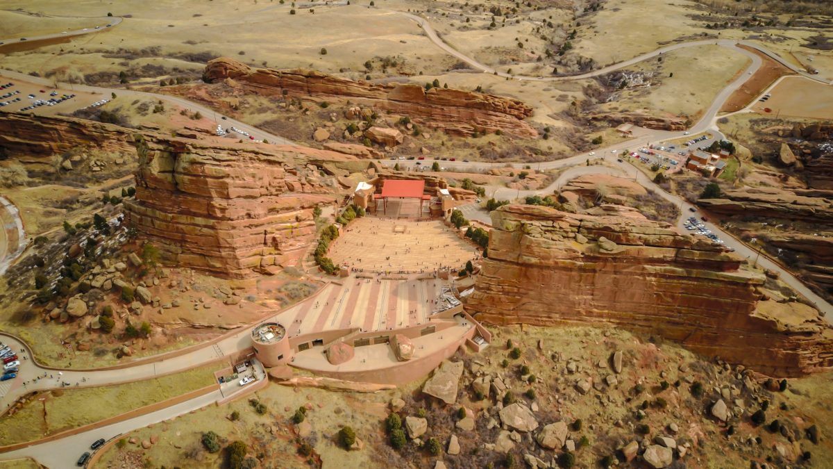 Para conciertos con una energía especial está el Red Rocks Amphitheatre