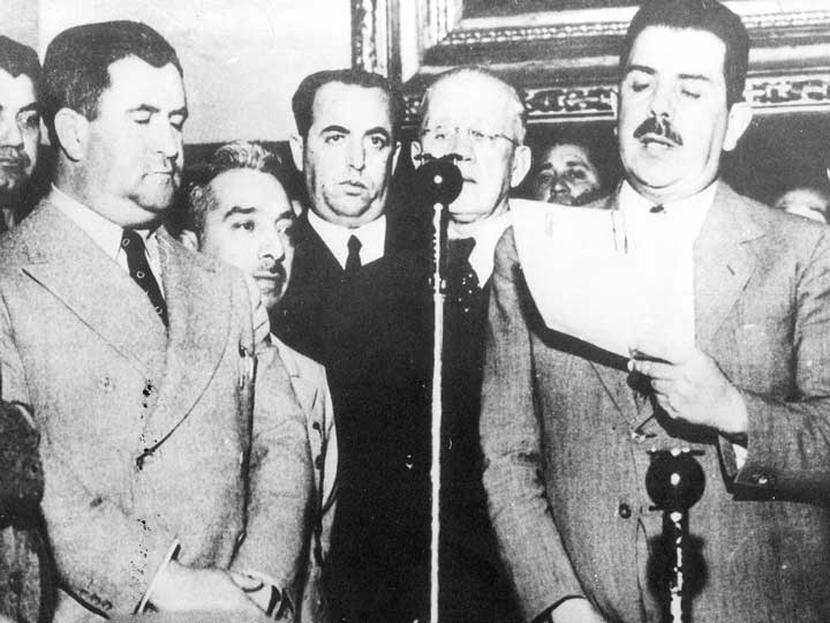 Lázaro Cárdenas anuncia por radio la expropiación petrolera