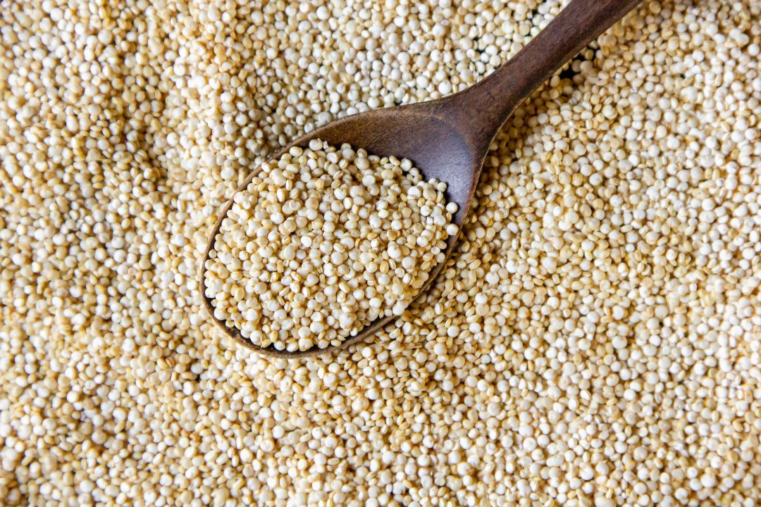 Ensalada mediterránea de quinoa con queso feta 