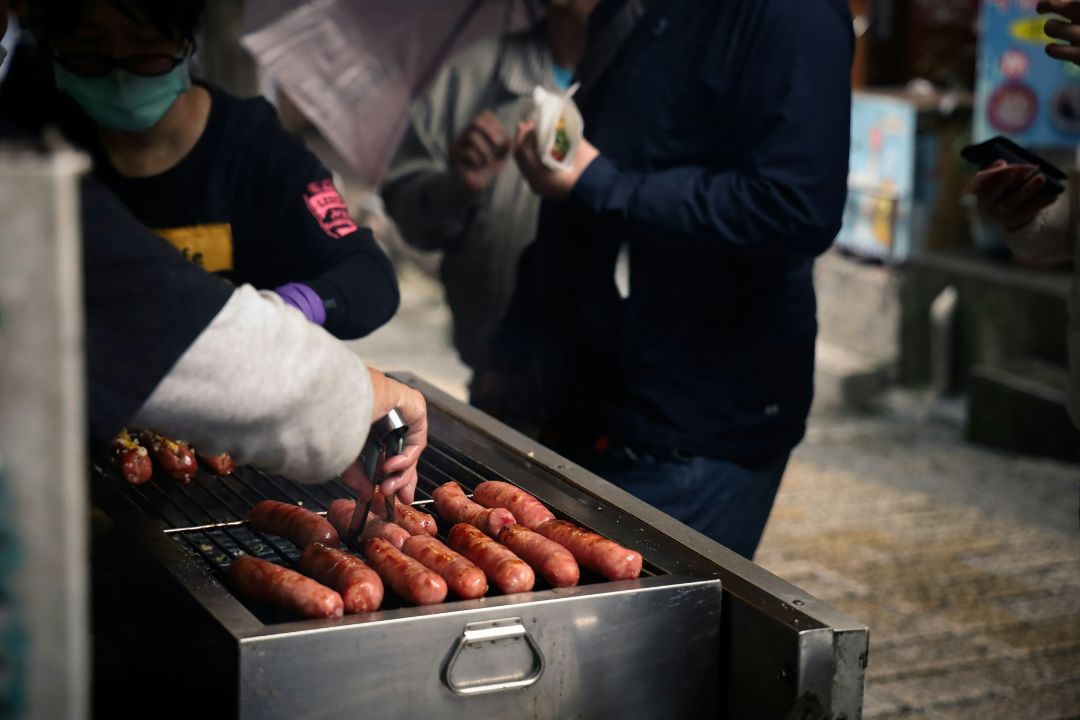 Pollos enteros, galones de leche y otras cosas con las que Donna Kelce alimenta a sus hijos, estrellas de la NFL