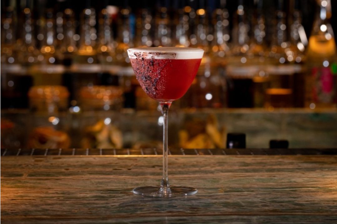 ¿Vas a Londres? Haz una parada en este bar de cócteles con champaña