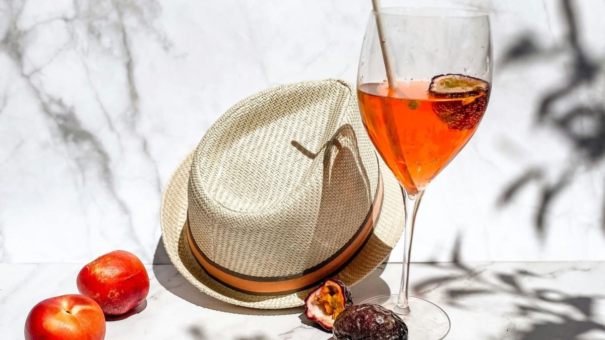 Cómo se hace el Aperol Spritz más refrescante, el aperitivo italiano que nunca pasa de moda