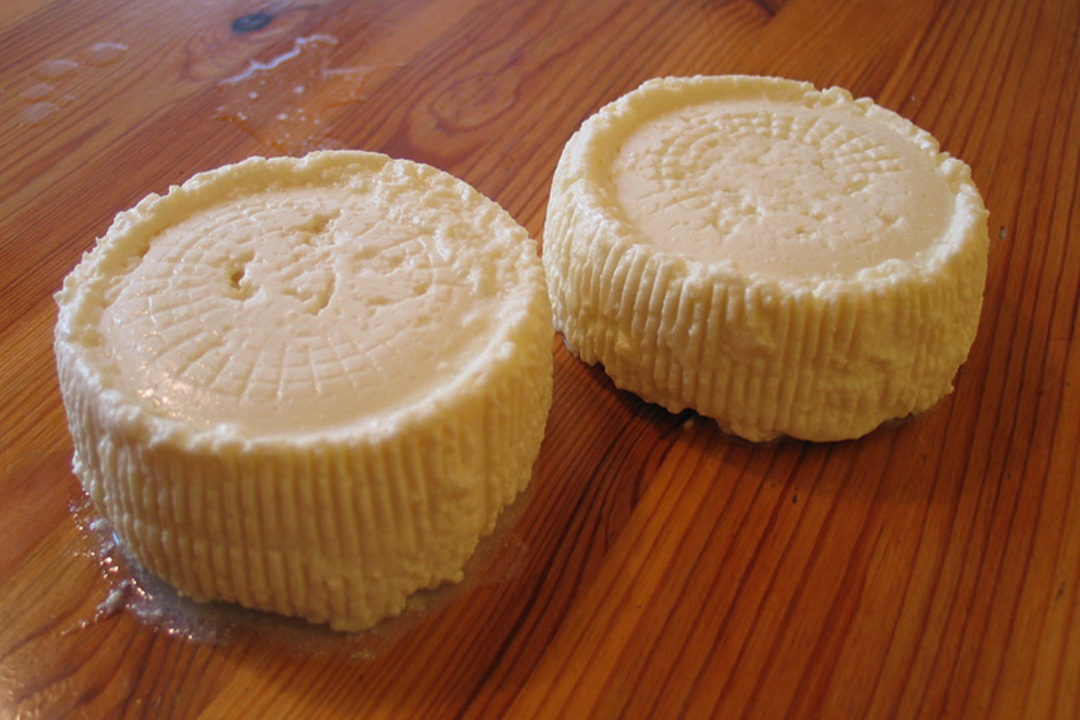 Qué vinos maridan mejor con el queso francés