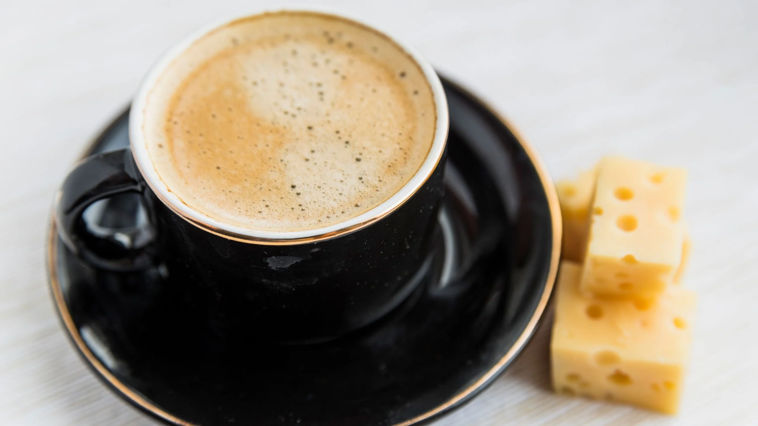 Queso y café: conoce el maridaje menos pensado que gana fans en todo el mundo