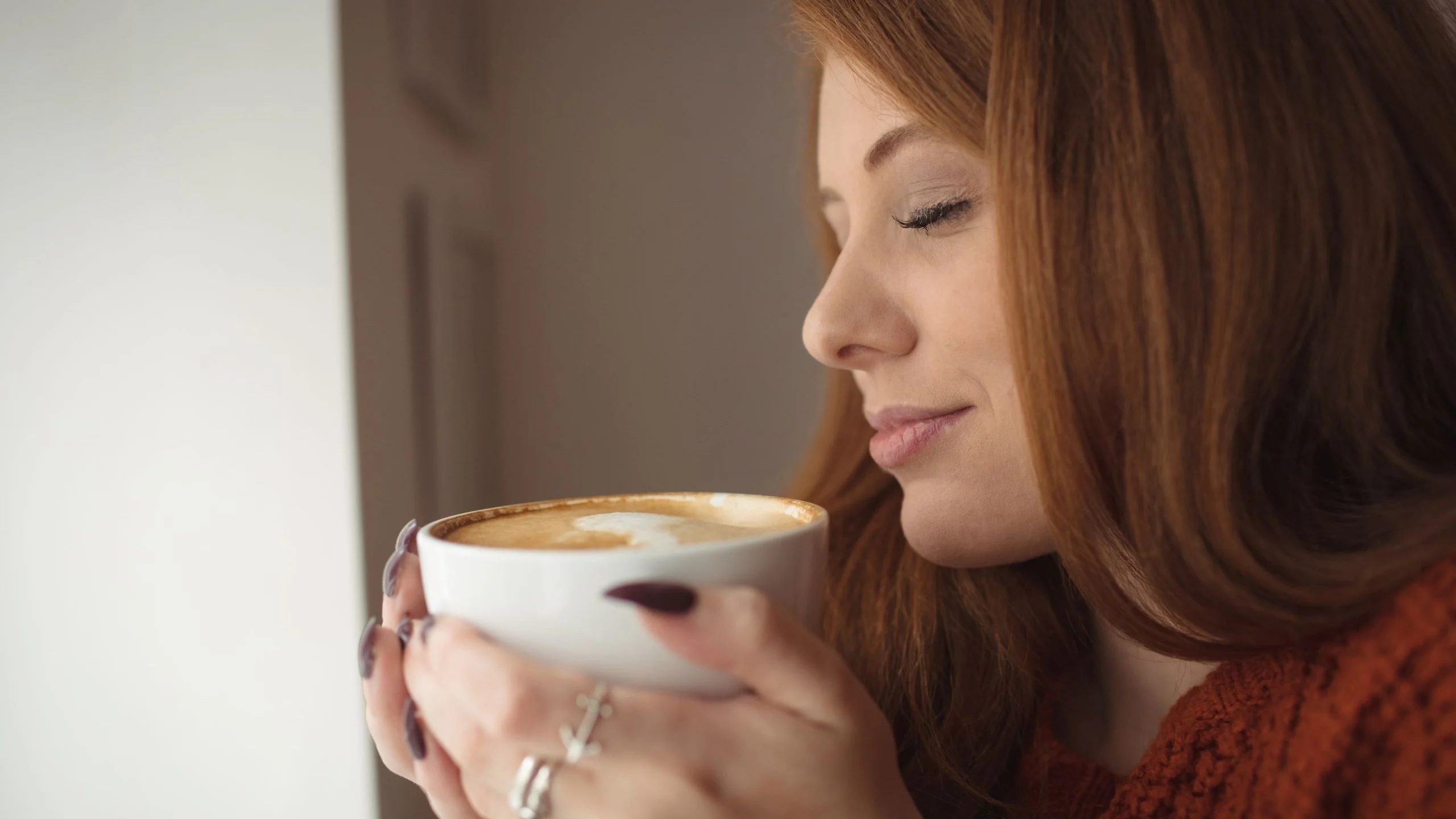 3 técnicas para decorar tu café y ser un buen barista en casa