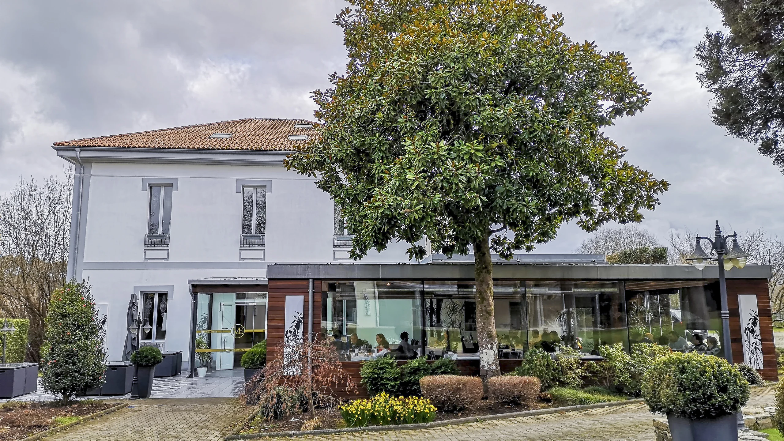 El restaurante a 10 minutos de Santiago de Compostela que fue galardonado por la Guía Michelin por sus exquisitos platos con pescado El restaurante a 10 minutos de Santiago de Compostela que fue galardonado por la Guía Michelin por sus exquisitos platos con pescado