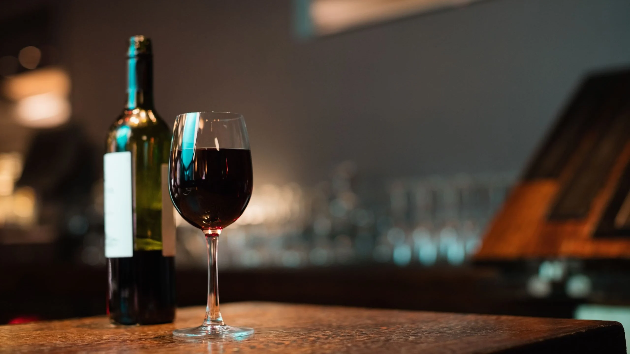 Vinos: descubre los 4 vinos que recibieron la calificación máxima en la Guía Peñín Vinos: descubre los 4 vinos que recibieron la calificación máxima en la Guía Peñín