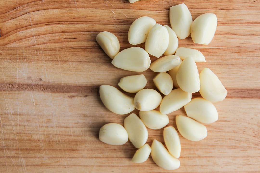 Cómo se quita el olor de ajo de las manos