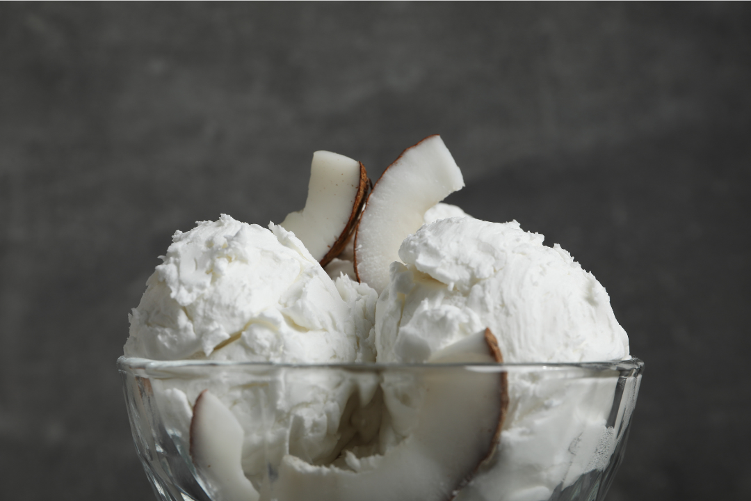 Aprende a hacer este refrescante helado de coco