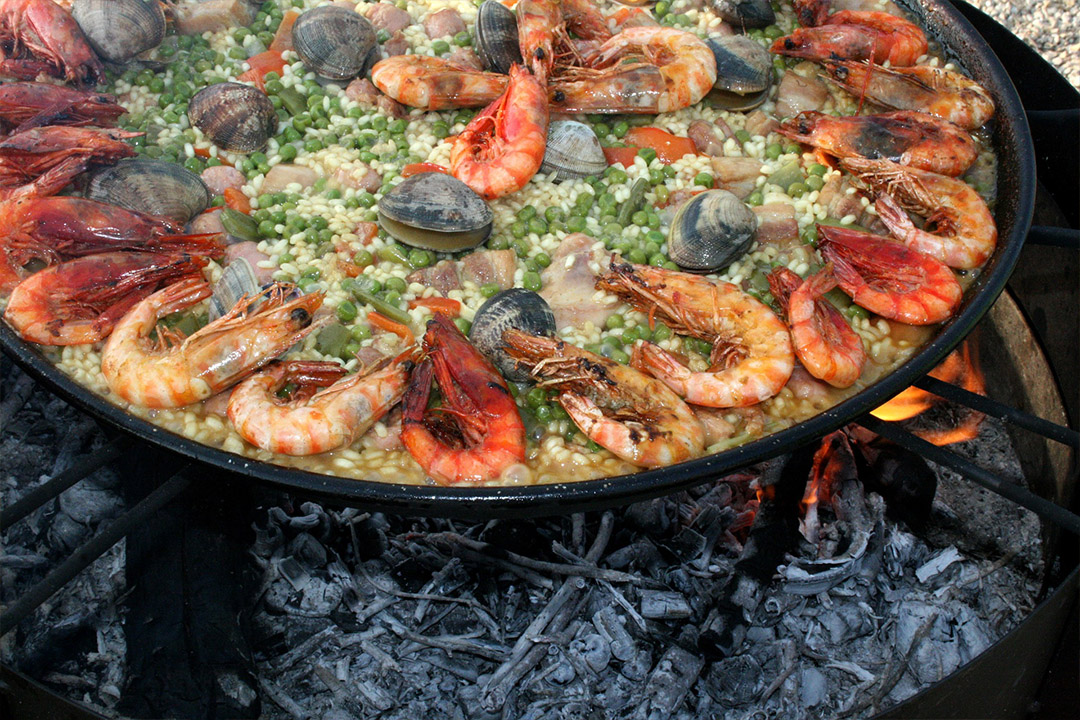 La receta de Jordi Cruz para preparar un arroz socarrat en pocos pasos
