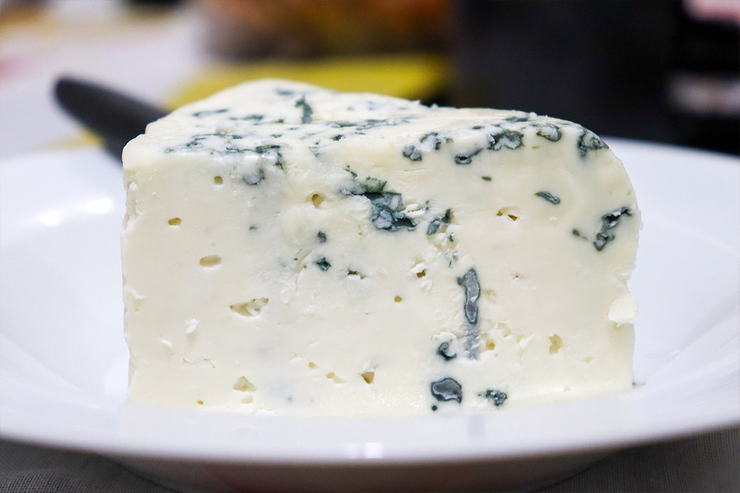 Qué vinos maridan mejor con el queso francés