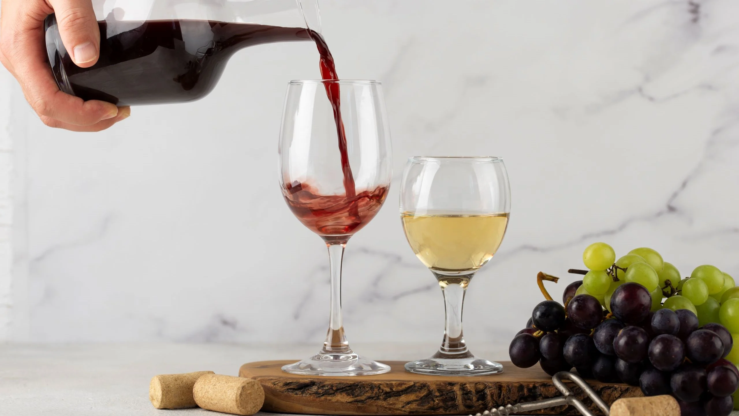 ¿Vino tinto o vino blanco?: cuál es más sano para el organismo