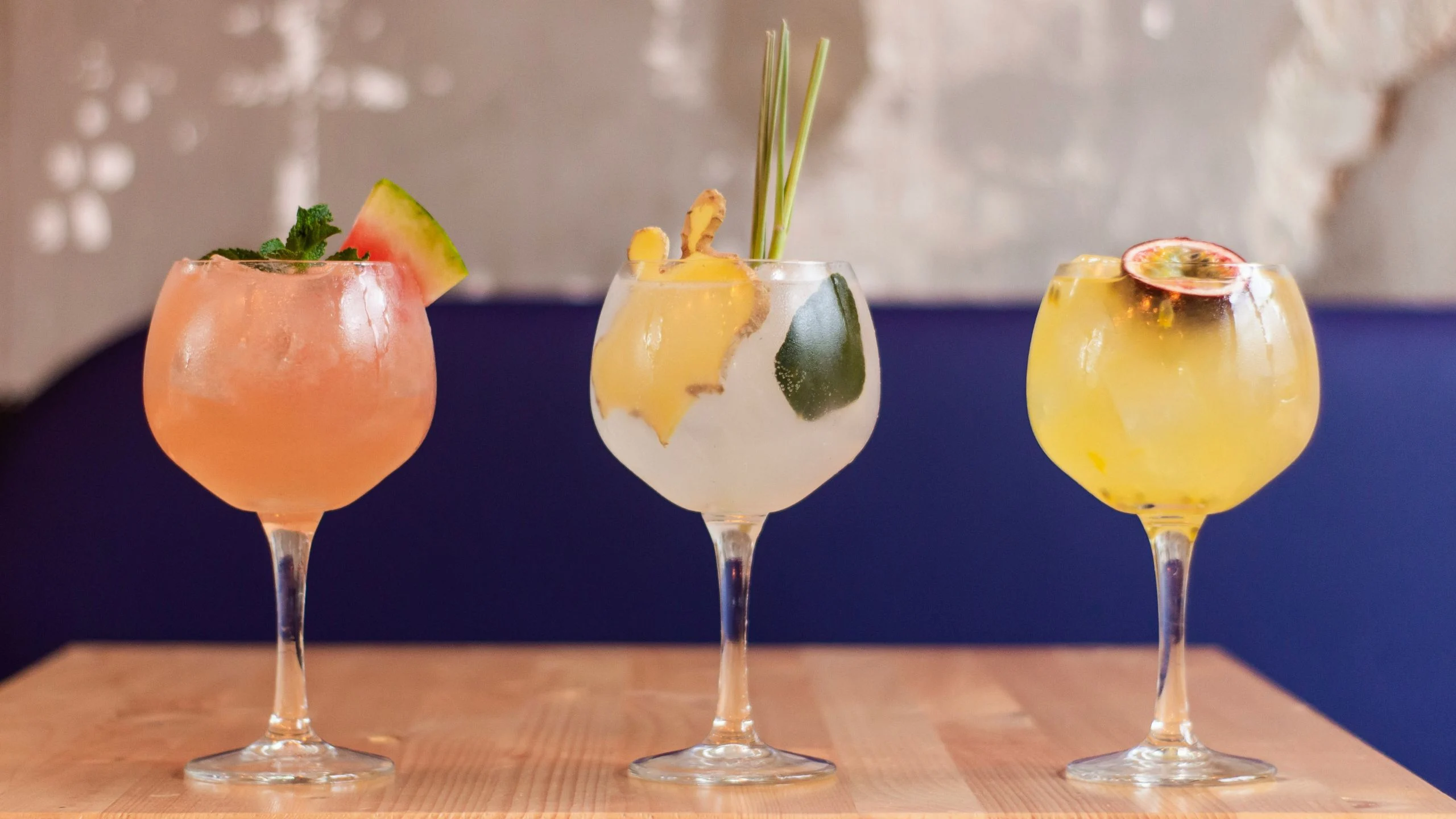Especias que son perfectas para coctelería y cómo combinarlas