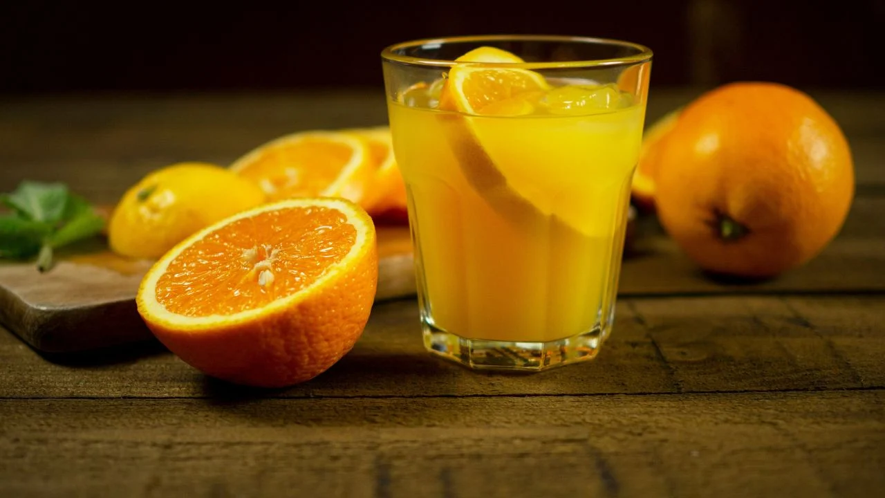 Bebidas que te hidratan mejor que el agua