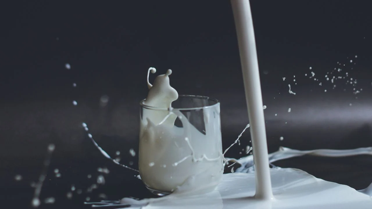 Bebidas que te hidratan mejor que el agua