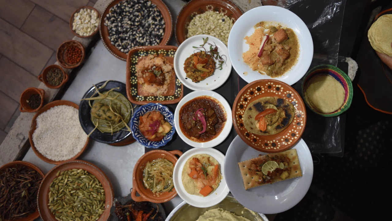 Cena con causa para la construcción de cocinas tradicionales