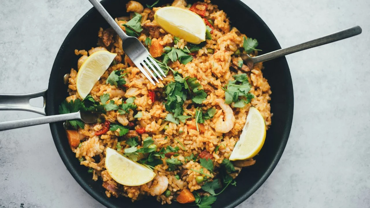 ¿Se puede congelar el arroz cocido?