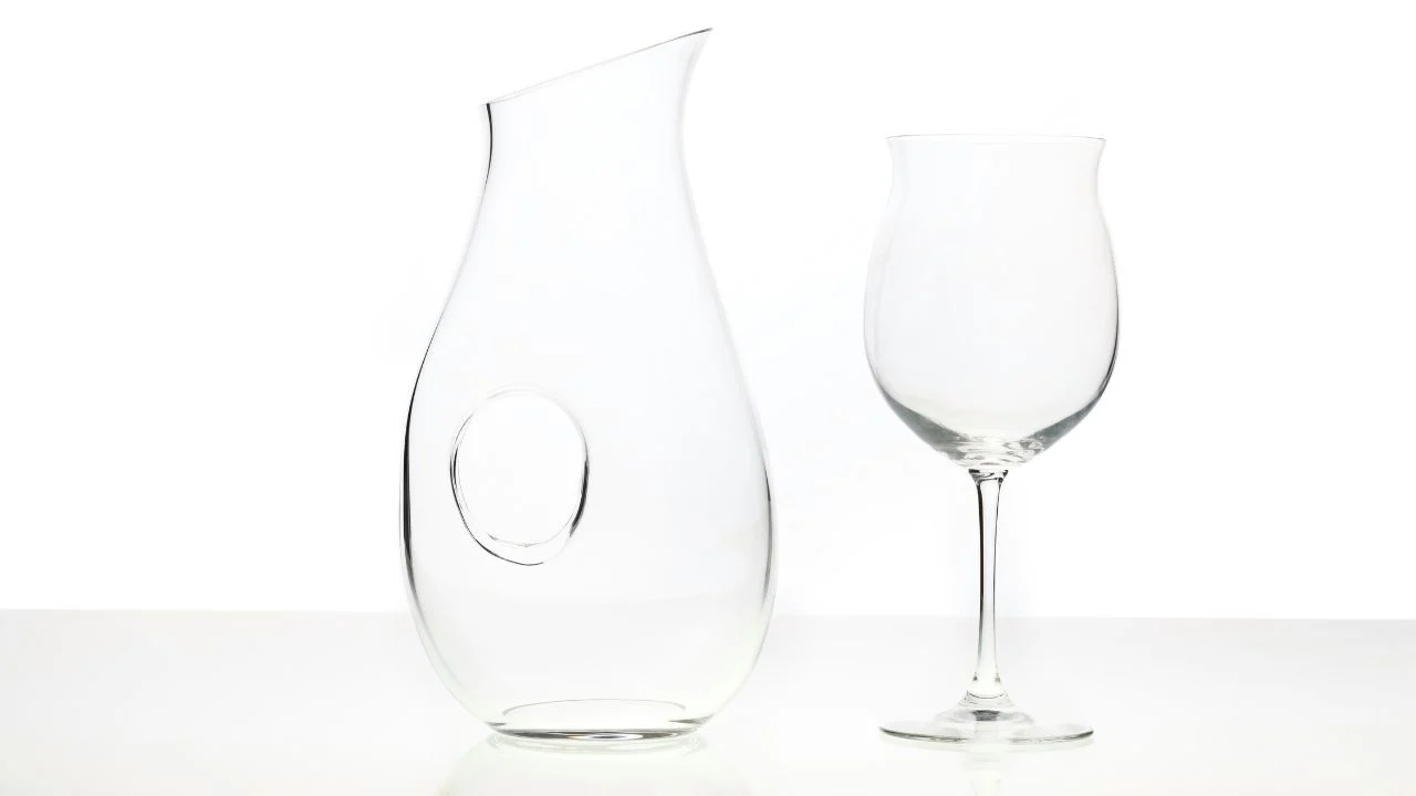 Cómo saber si necesitas decantar tu vino