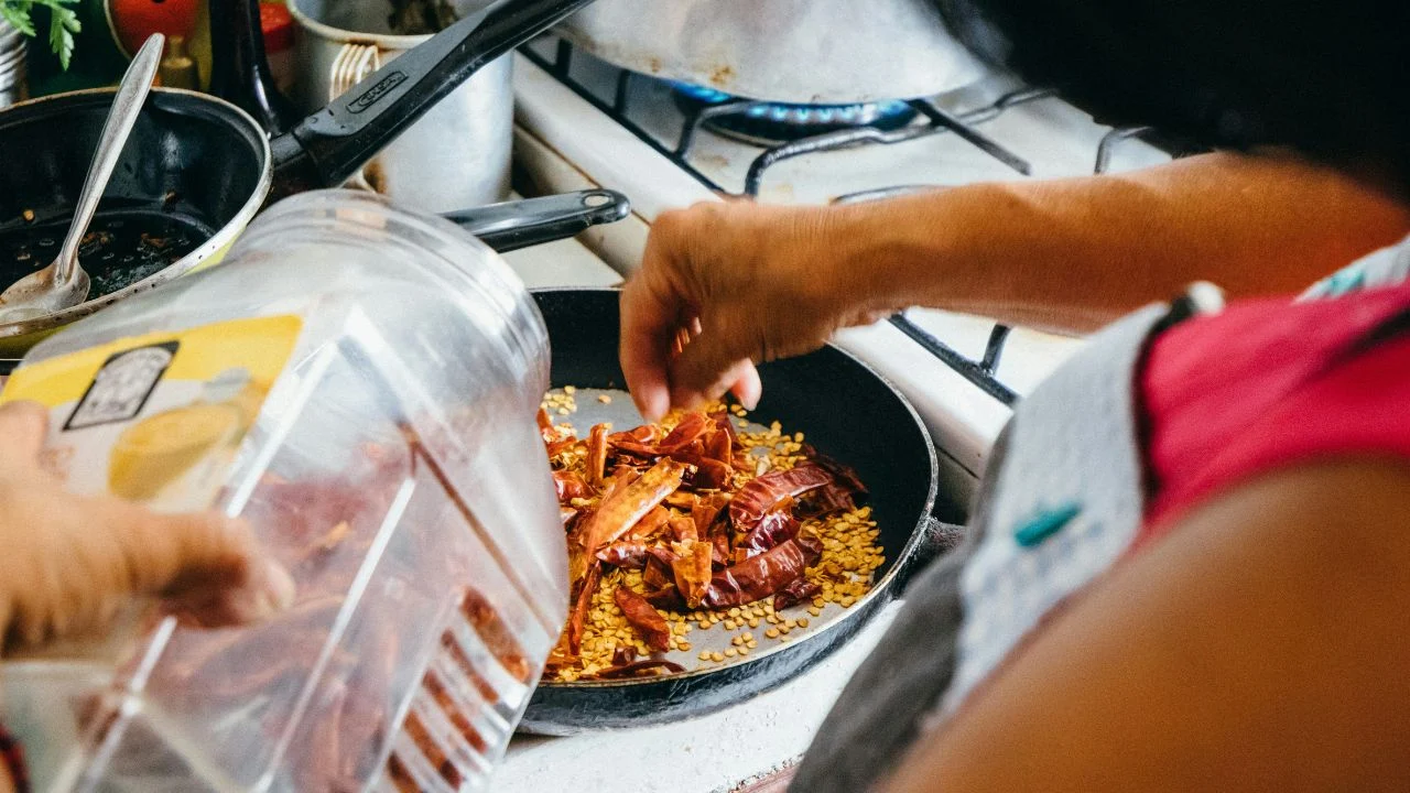 ¿Cómo bajarle lo picoso a la comida?