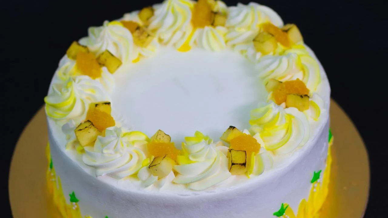 Celebra el Día de la Piña Colada con este delicioso pastel Celebra el Día de la Piña Colada con este delicioso pastel