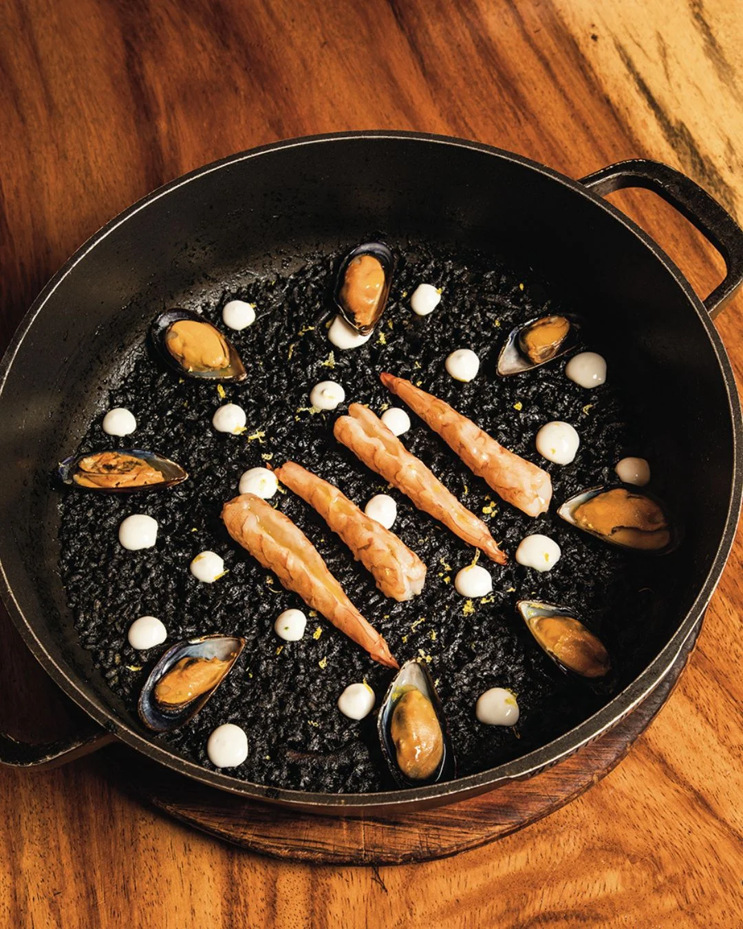 Prepara el famoso arroz negro del chef Cesc Durán