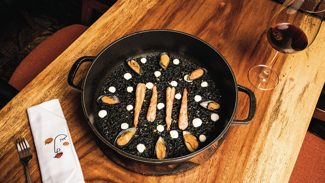 Prepara el famoso arroz negro del chef Cesc Durán