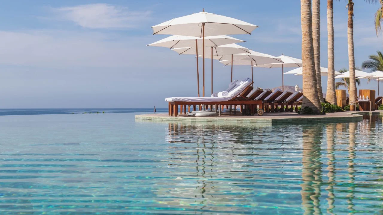 Conoce el hotel todo incluido con un restaurante Michelin en Los Cabos
