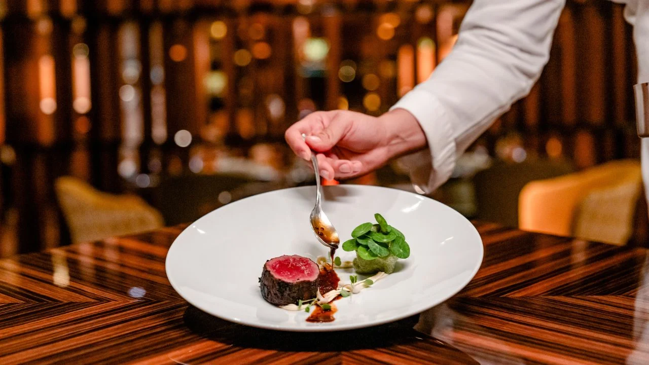 Conoce el hotel todo incluido con un restaurante Michelin en Los Cabos