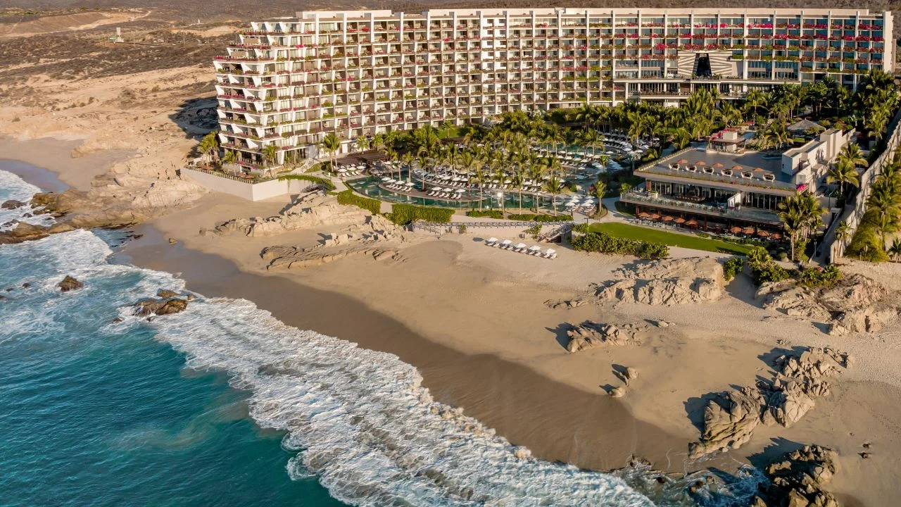 Conoce el hotel todo incluido con un restaurante Michelin en Los Cabos