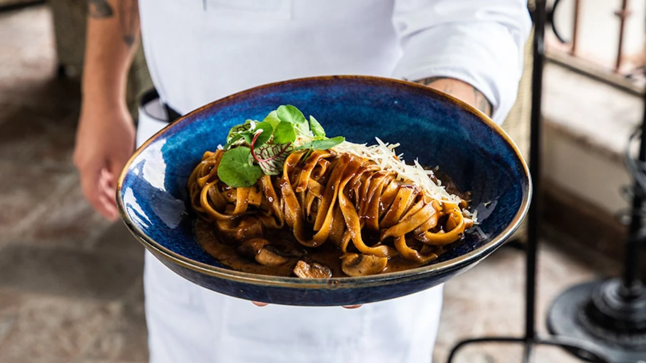Conoce a Erick Martínez, el nuevo chef de 1810 Collection