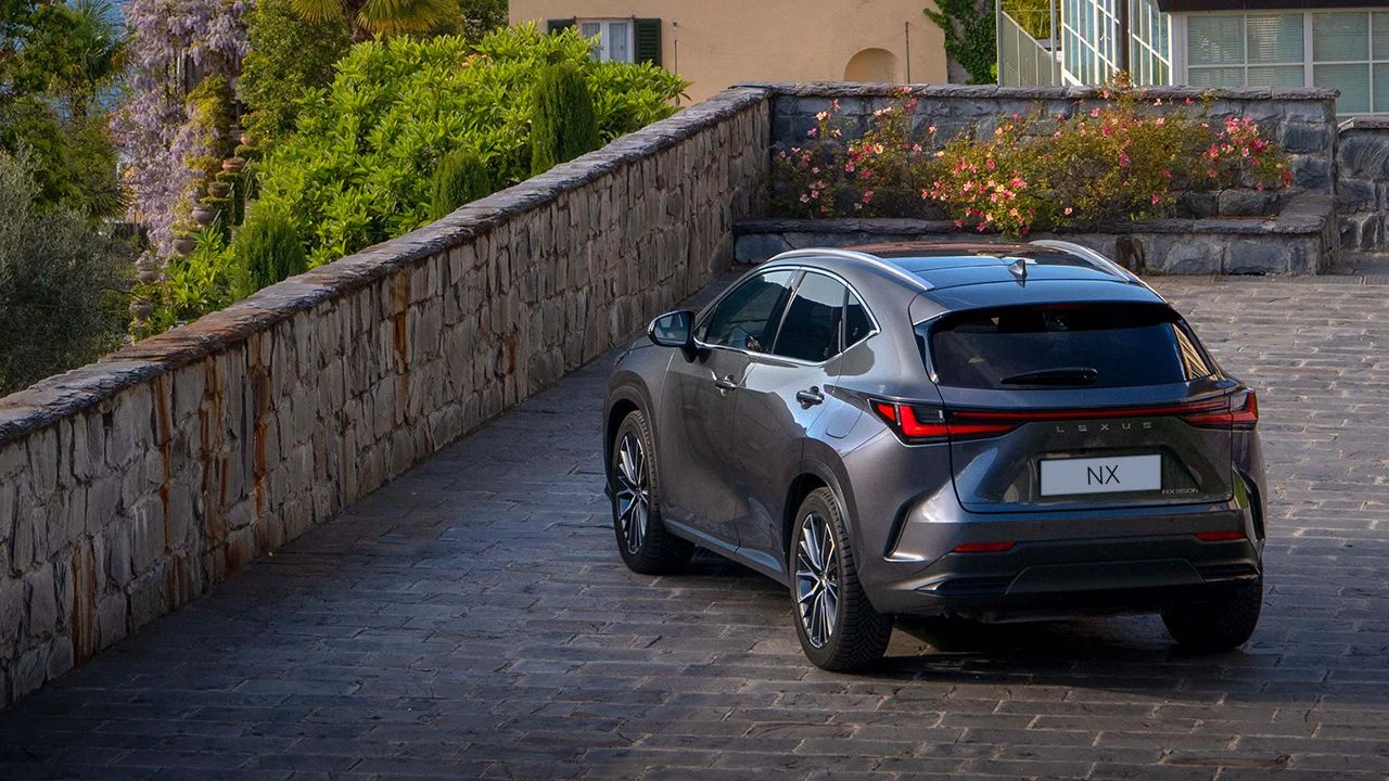 Descubre Lexus NX Hybrid: La SUV que redefine el camino a tu manera