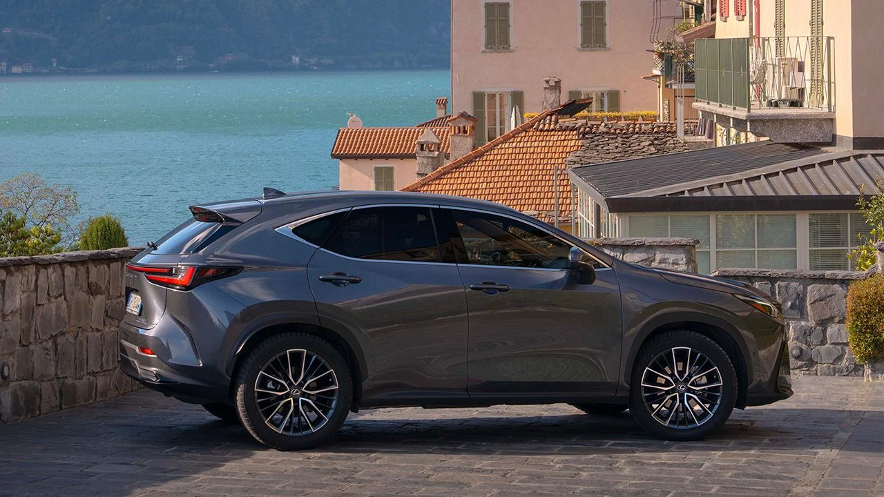 Descubre Lexus NX Hybrid: La SUV que redefine el camino a tu manera