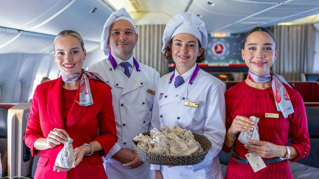 Turkish Airlines presenta el «pan más antiguo del mundo»