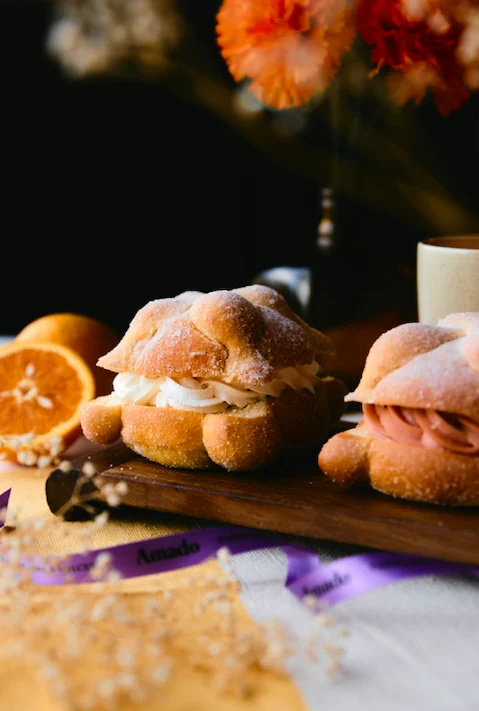 Pan de muerto: tradición y sabor artesanal en Amado