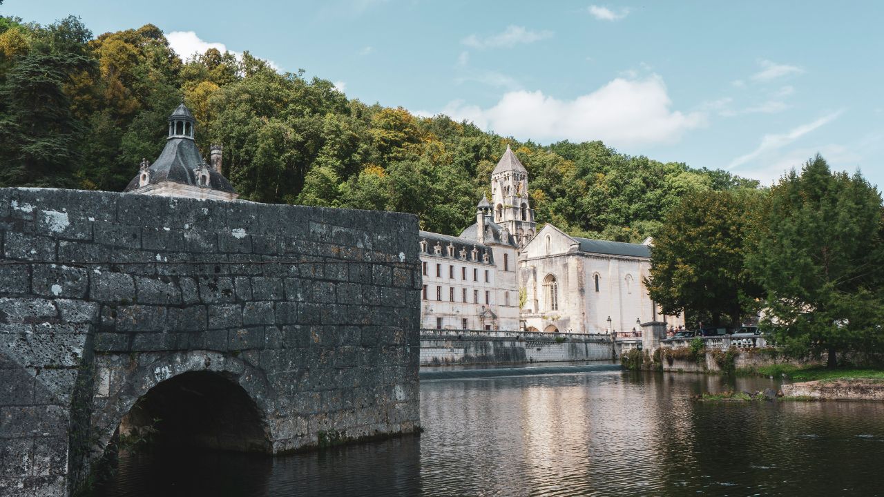 La Dordogne: un susurro de belleza y sabor en el corazón de Francia