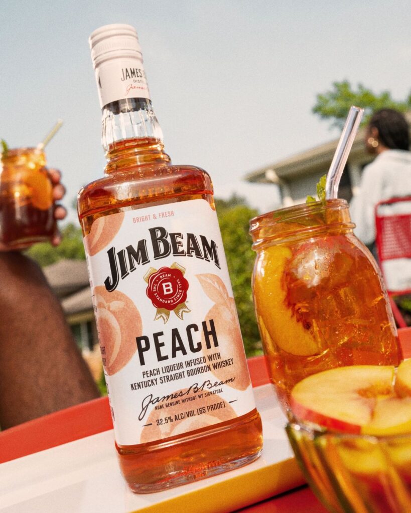 Explora el sabor de la temporada con los mejores cócteles con Jim Beam Peach y Apple