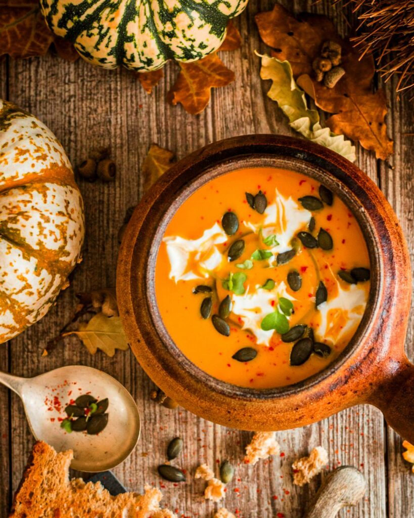 Para el antojo otoñal, una sopa de calabaza y manzana