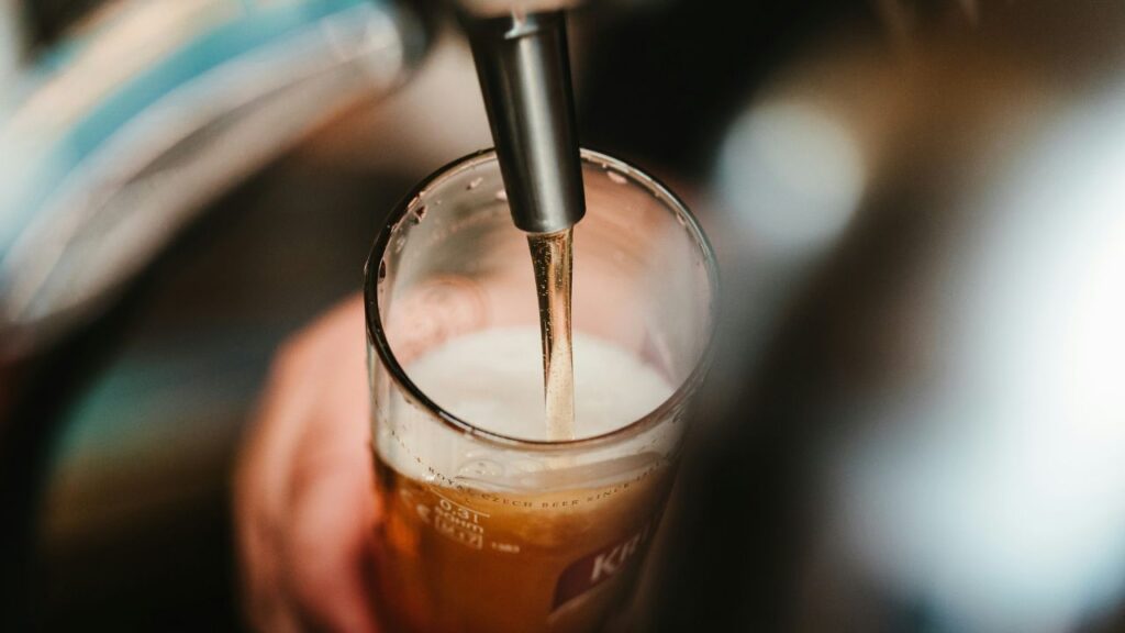 Cómo calcular la cantidad de alcohol necesaria para una fiesta