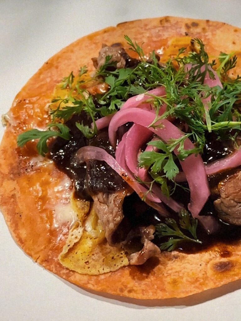 C.V.N.E: una experiencia única de tacos y vino en México
