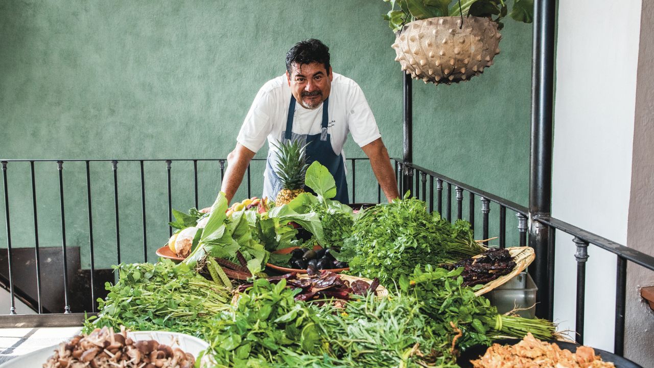 De ruta gastronómica por Oaxaca con el chef Alex Ruiz De ruta gastronómica por Oaxaca con el chef Alex Ruiz