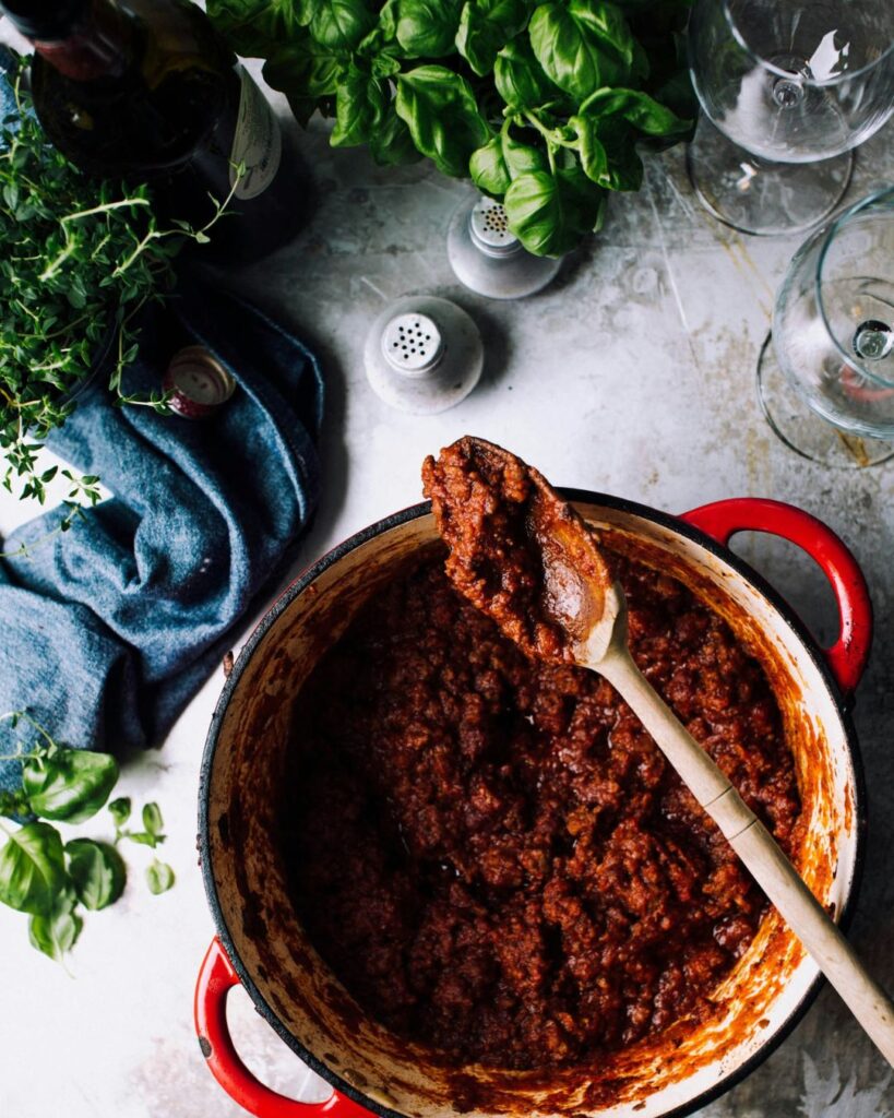 Aprende a preparar la tradicional salsa boloñesa