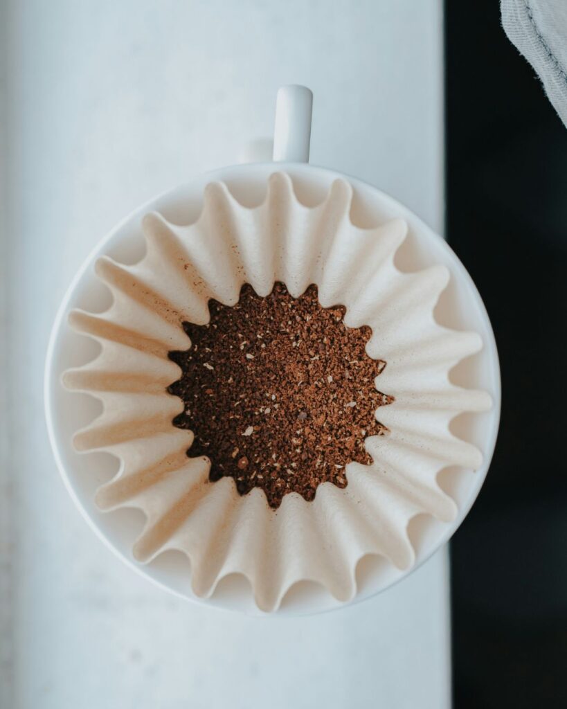 Prepara una taza de café perfecta con el método de vertido