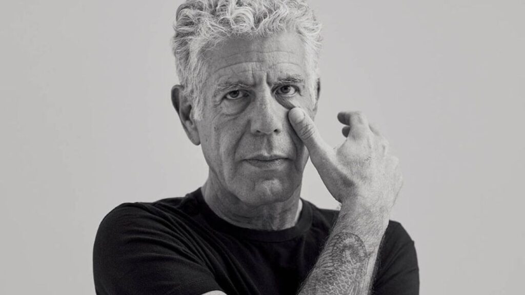 Porqué deberías leer 'Kitchen Confidential' de Anthony Bourdain a tus hijos