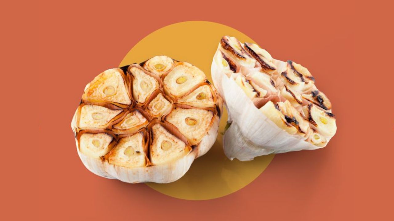 Cómo asar ajo en el horno, la freidora de aire o el microondas Cómo asar ajo en el horno, la freidora de aire o el microondas